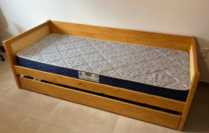 CAMA-SOFÁ COM PALHINHA E COM CAMA INFERIOR TOK STOK