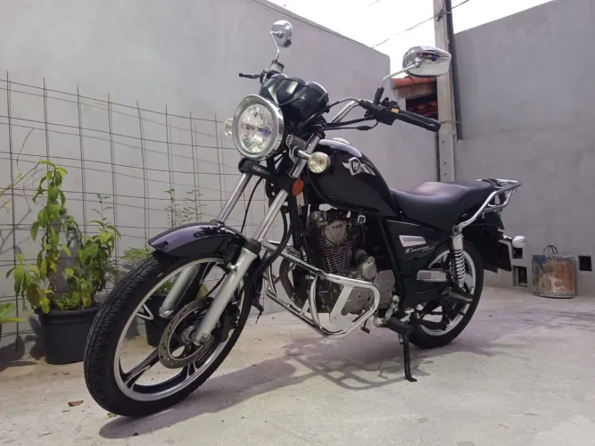 MOTO Haojue Chopper Road 150