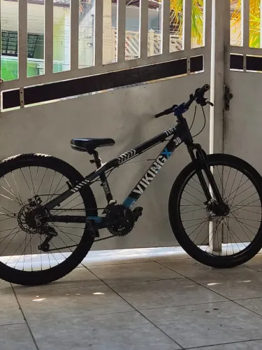 Bicicleta Vikingx Freeride Tuff Aro 26 Freio A Disco Preto/Azul