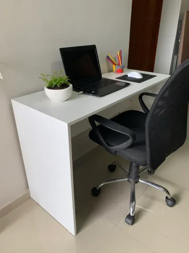 Mesa de escritório escrivaninha em MDF