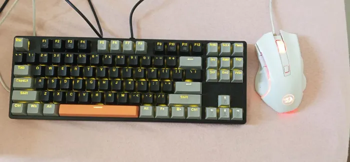 Gamer E-YOOSO Switch Brown + Mouse Redragon RGB - Funcionando Perfeitamente