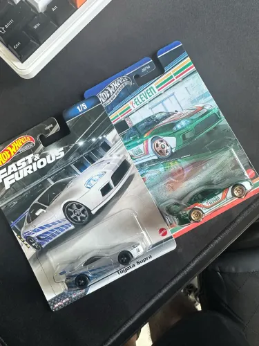 Dupla hot wheels supra