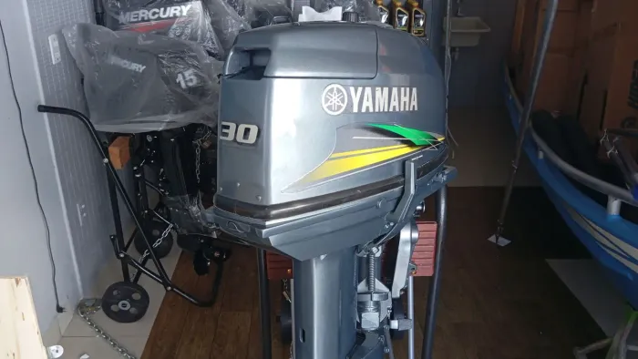 Motor de popa Yamaha 2T 30HP manual, com garantia e nota fiscal