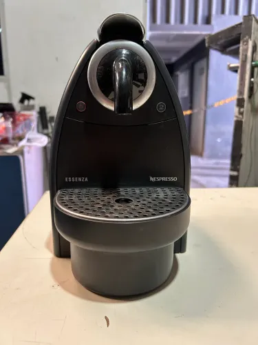 Cafeteira Nespresso Essenza 127V