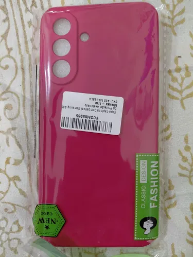 Vendo capa para Samsung Galaxy A36 5G.Com toque aveludado, vermelha.