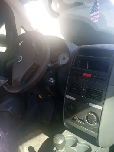 Peças Idea 2008 para sair logo, carro e meu, só que deu PT. Chama... 