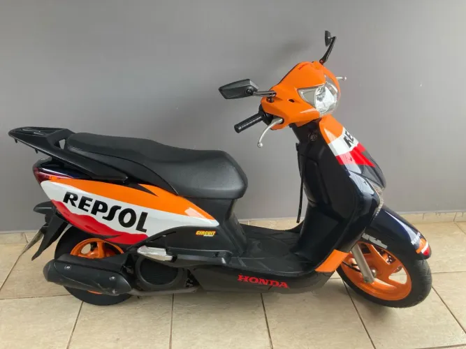 Honda lead repsol