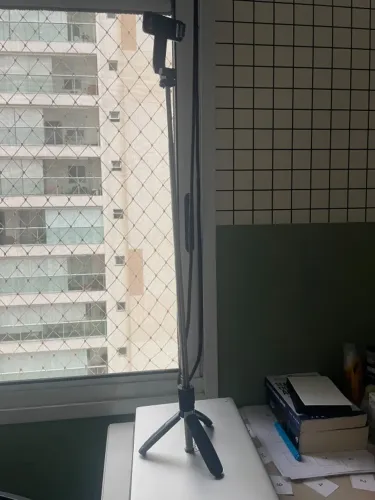 Tripé para celular com controle Bluetooth - lives e vídeos (Long L02)