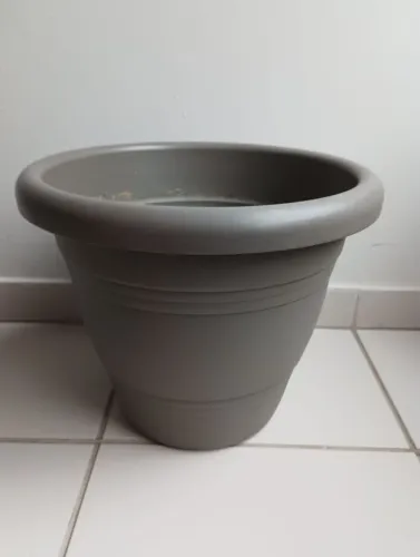 Vaso para planta cor cinza 