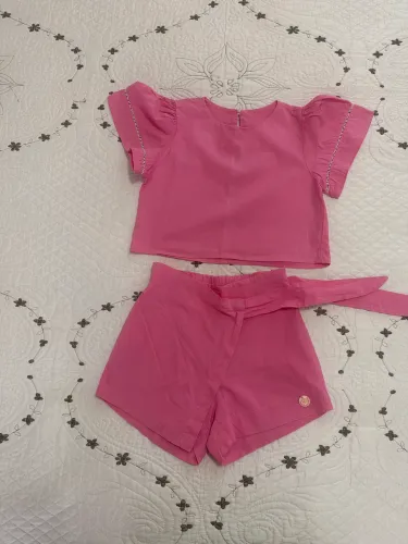 Conjunto infantil pétit tamanho 4