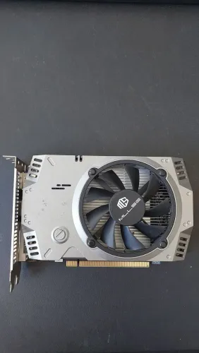 Placa de video RX550 4GB para reparo (Liga mas não da vídeo)