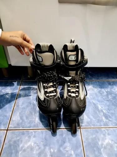 Patins usado preto com cinza tamanho adulto