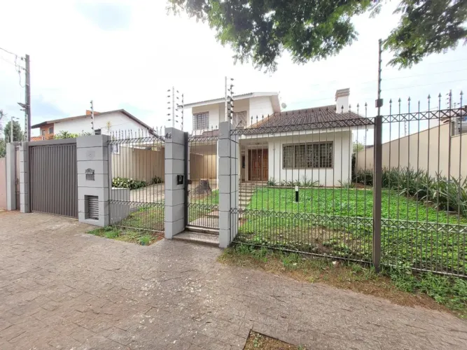 Casa para alugar em Maringá, Zona 04, com 4 suítes, com 422.02 m²