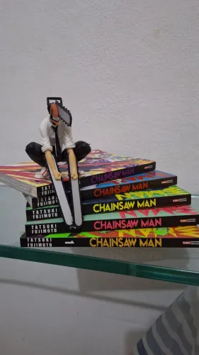 Kit Chainsaw Man Vol. 1 ao 5 + Figure de Brinde