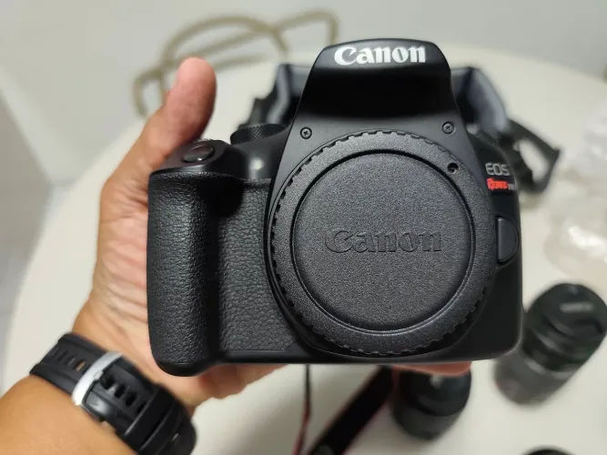 Câmera fotográfica Canon 