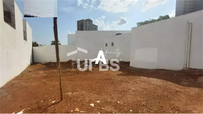 Terreno com 364m² à venda no Centro