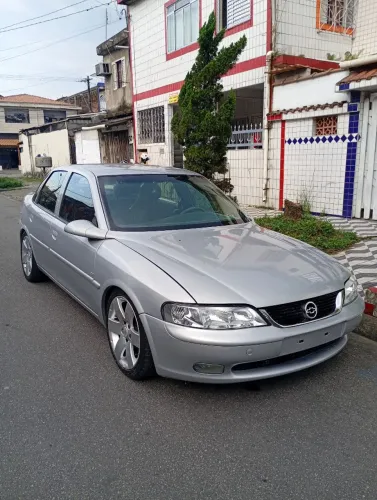 Chevrolet Vectra CD 2.2 16V / 2.0 16V Mec./aut. 1998