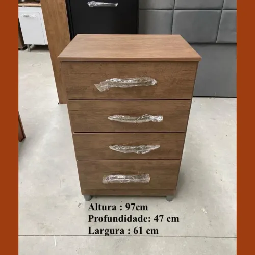 Cômoda com 4 gavetas - entrego