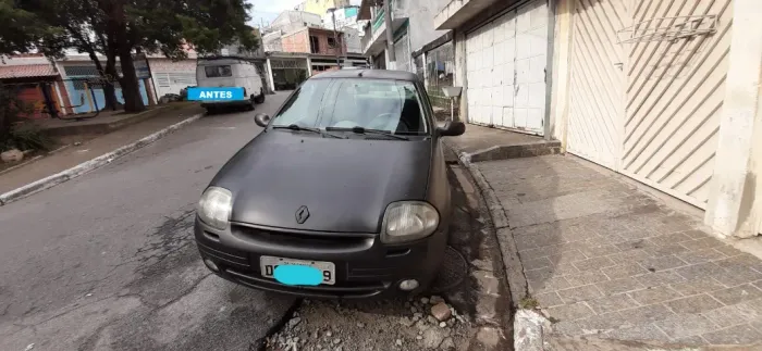 Renault Clio RT/ Privilège 1.6 16V 5P 2001