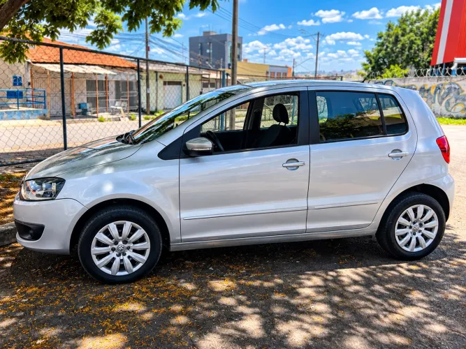 Volkswagen Fox 1.0 MI Total Flex 8V 5P 2014