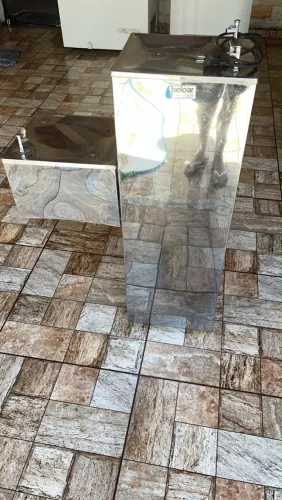 Bebedouro em ótimo estado