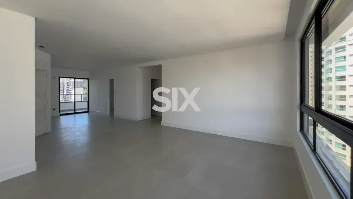 Apartamento no Edifício Torre De Booz com 04 suítes e 3 vagas à venda na Barra Norte de Ba