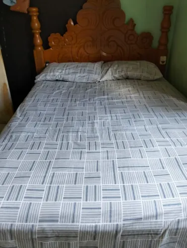 Cama casal madeira com colchão