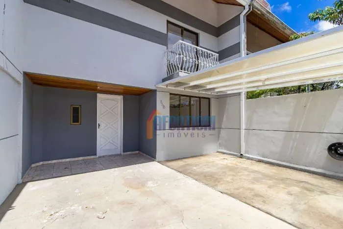 Sobrado com 3 dormitórios à venda, 110 m² por R$ 600.000,00 - Capão da Imbuia - Curitiba/P