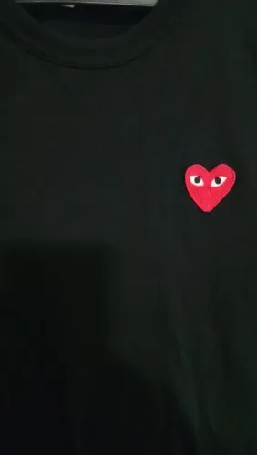 Camiseta comme des garçons play CDG