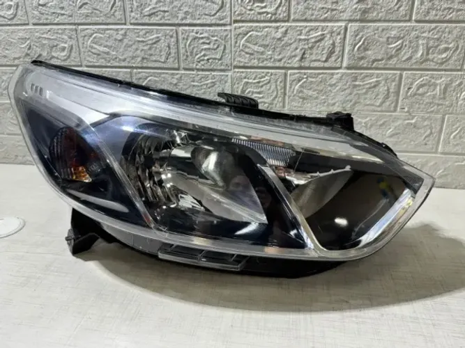 Farol direito Cobalt 2016 17 18 19 2020 original