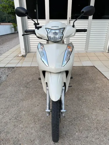 Vendo linda Biz com apenas 4.200 KM