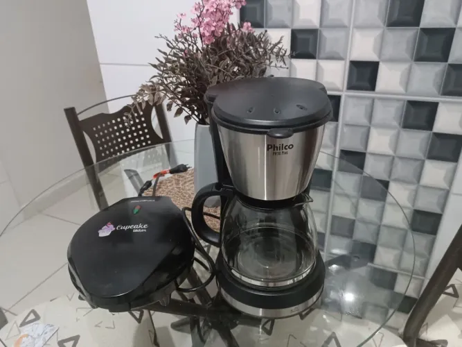 Cafeteira elétrica+cupcake