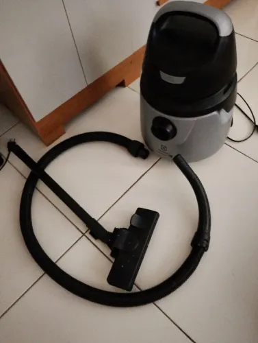 Aspirador de pó e água Electrolux 