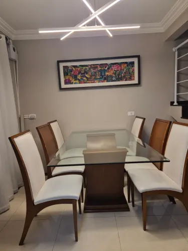 Vendo mesa de vidro com 6 cadeiras