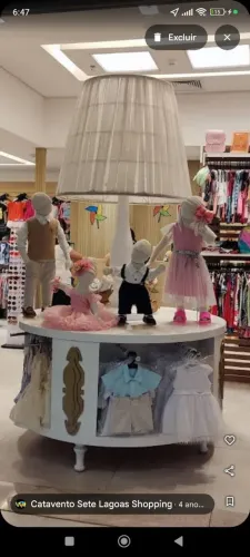 Mesa com abajur acesso