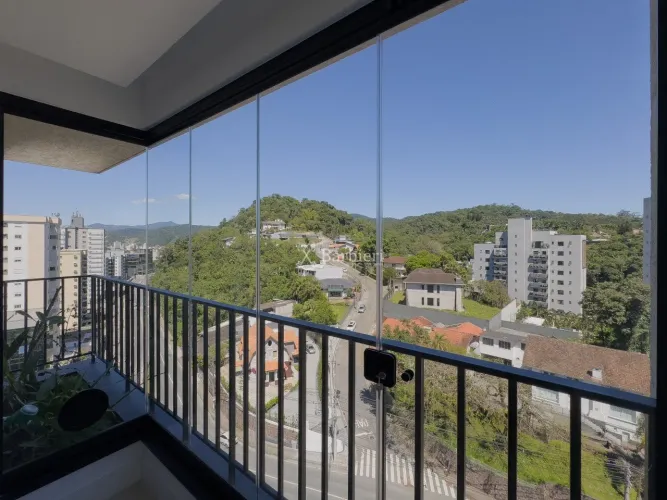 Apartamento com 3 quartos sendo 1 suíte e 2 vagas de garagem no bairro Jardim Blumenau/SC
