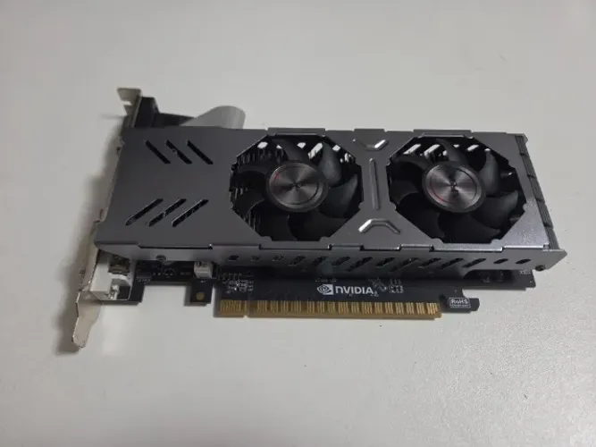 Placa de Vídeo Nvidia GeForce GTX 750 (pouco uso)