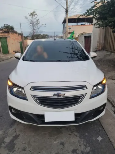 GM ONIX 2016 LTZ 83MIL KM