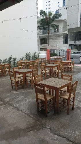 Jogo de mesas de madeira para bar/restaurante