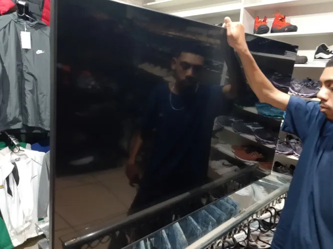 Vendo TV Samsung 55 polegadas para retirar peças
