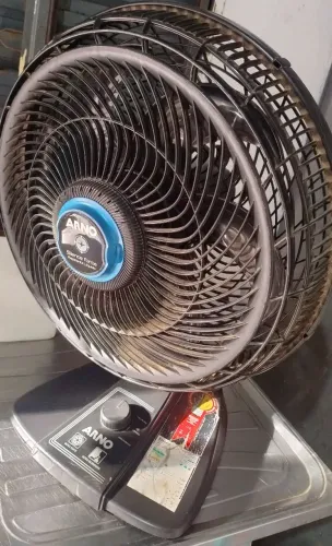 VENDO VENTILADOR ARNO 6 PÁS BEM CONSERVADO