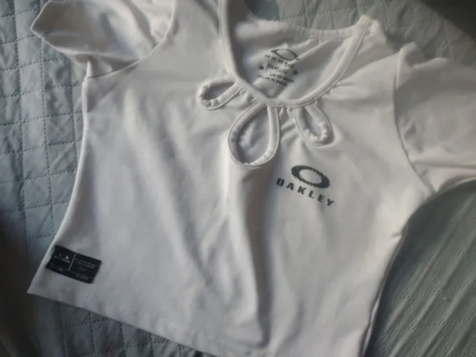 Blusinha Oakley feminina 