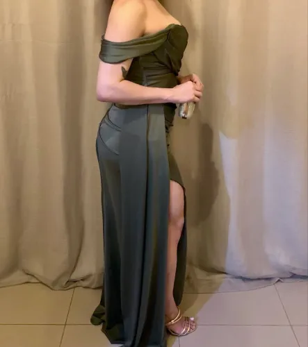 Vende-se vestido verde oliva