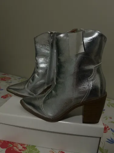 Bota NOVA VIZZANo, número 35