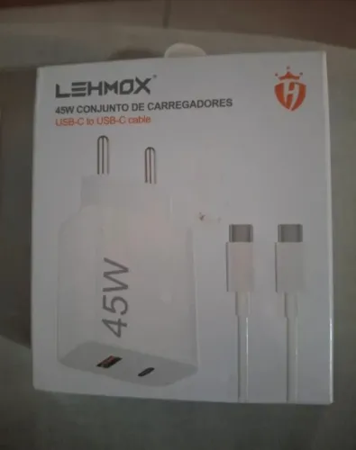 carregador de parede com 40 wats de potência, tipo c