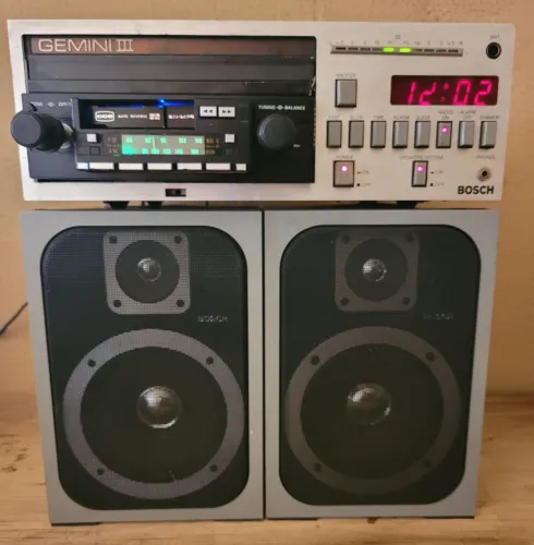 Gemini III Bosch com Rádio Toca Fitas CCE com Bluetooth