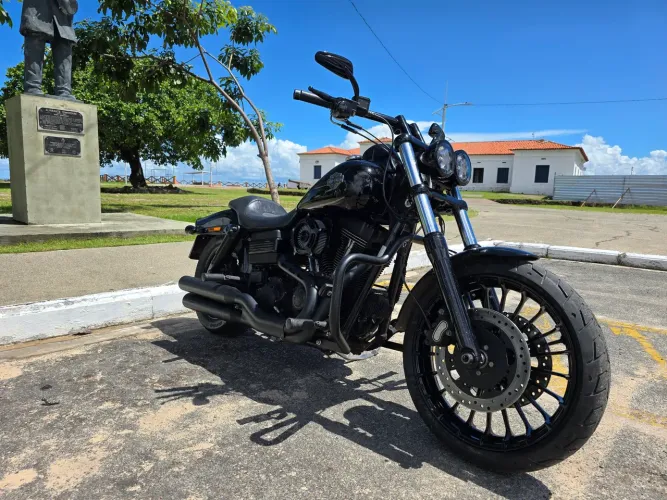 Harley-Davidson Fat Bob Customizada