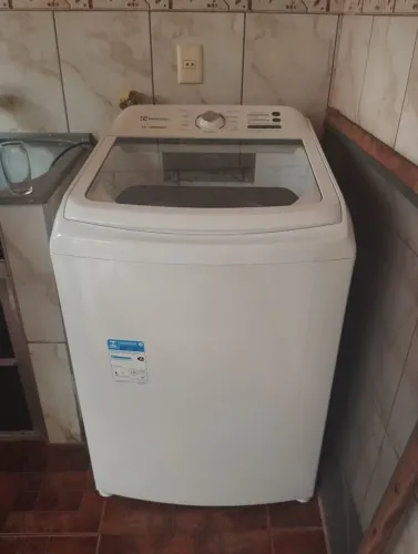 Electrolux Essential Care com Cesto Inox e Jet Clean LED15
