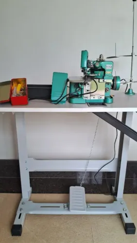 Máquina Overlock