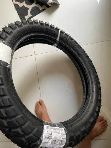 Pneu dianteiro 90/90/21